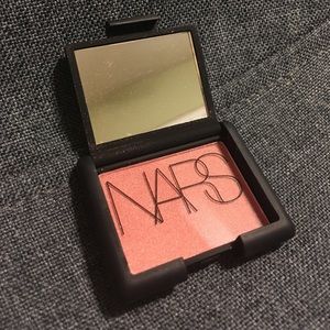 NARS travel size blush in Orgasm